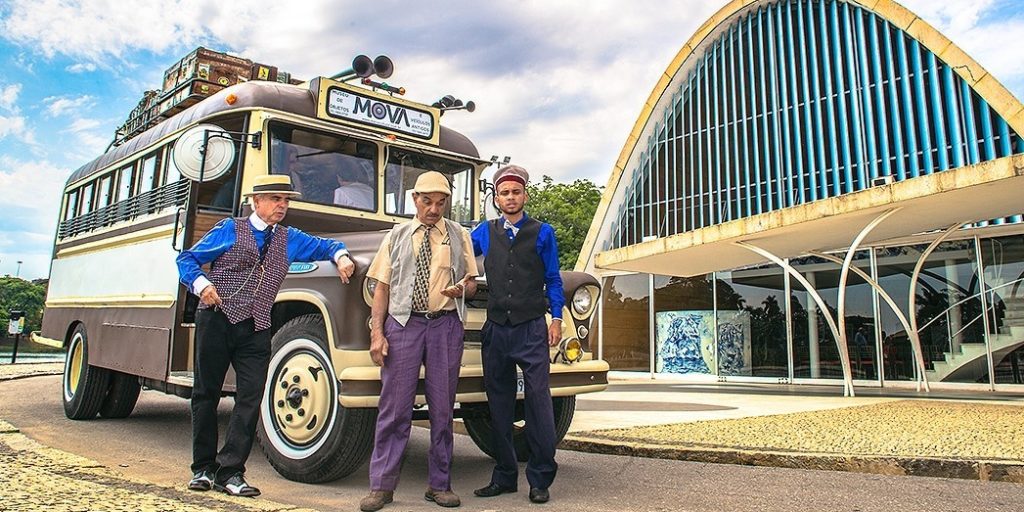 Jardineira Chevrolet 'Marta Rocha'1957: passeio retrô em Belo HorizonteUm ônibus antigo vai fazer um roteiro turístico na Pampulha, recém nomeada Patrimônio da Humanidade pela Unesco. A iniciativa é da Prefeitura e do colecionador de veículos antigos Jeferson Rios