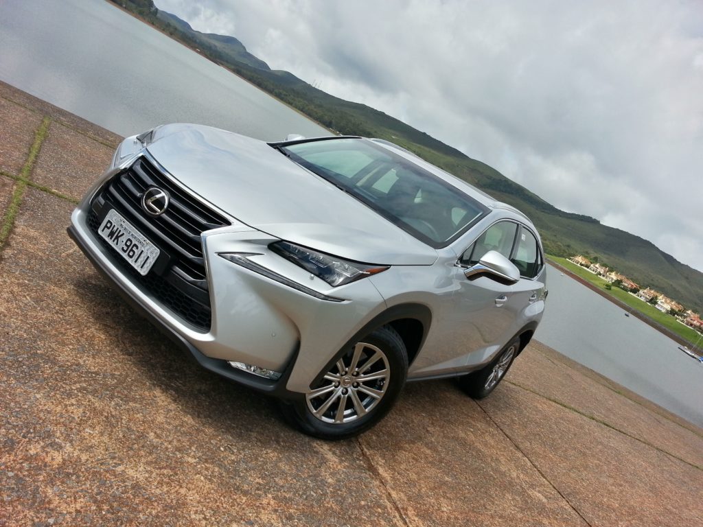 Lexus NX200t 