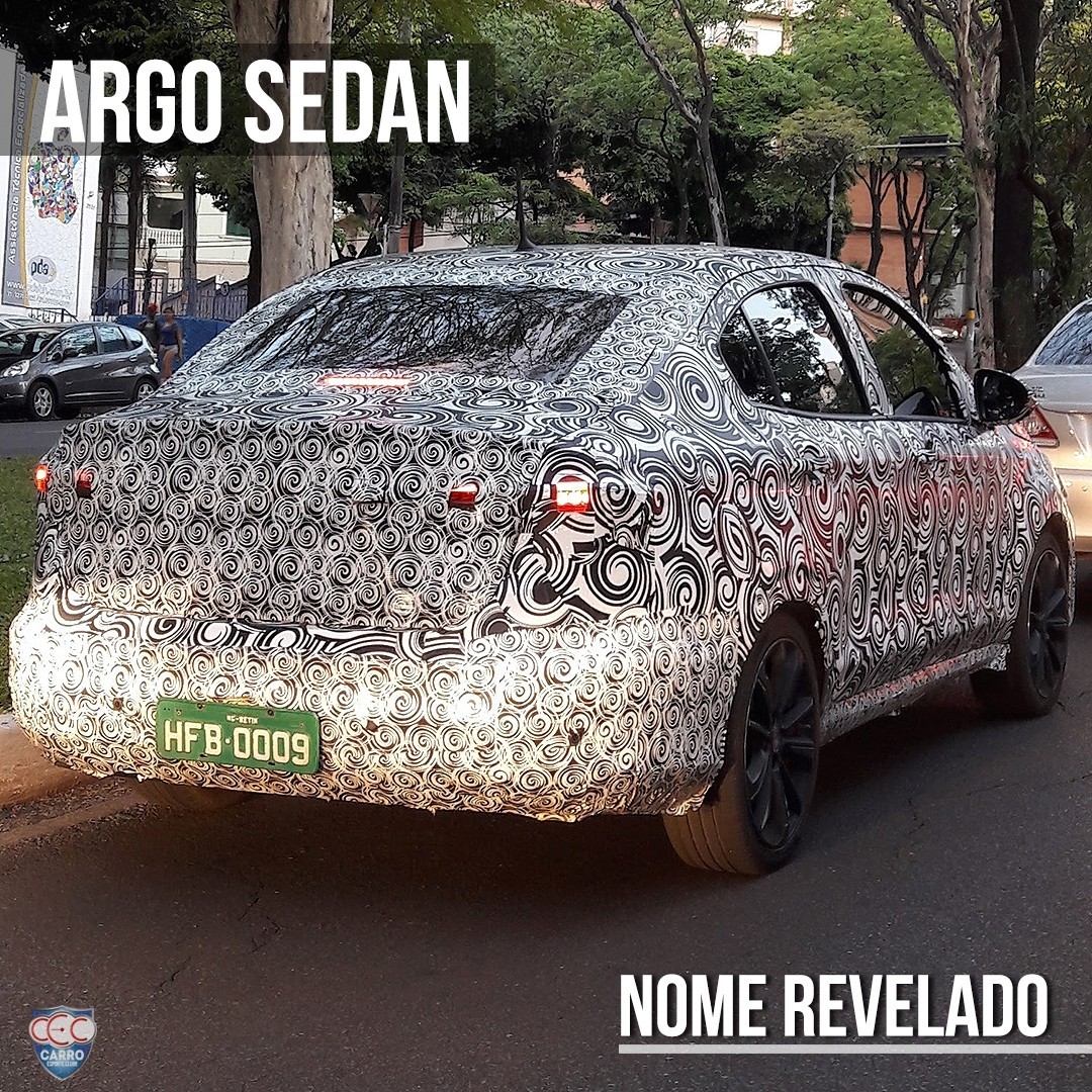 Fiat Cronos será o nome do Argo Sedã (Projeto X6S).
O modelo será produzido na Argentina e chega ao mercado brasileiro em 2018. O mérito da descoberta do nome é do @jornaldocarro. Na terça, contamos aqui que a @FiatBr planeja divulgar o nome numa inusitada corrida de Uno da Firma.  Na Argentina, a marca faz um concurso cultural para premiar quem descobrir como o carro se chamará. O vencedor ganha uma viagem para a Itália. Algumas dicas foram reveladas. Analisa Diego Ortiz: “A primeira pista não serviu para nada: não será o Argo Sedã. A segunda, já mais esclarecedora, diz que “não há a letra H no nome”. Na terceira, fim do mistério: “Alguns querem vencê-lo, outros só querem apreciá-lo”. Cronos é a resposta.

O dono do tempo é o deus Cronos na mitologia grega, de onde vem, aliás, o nome Argo. Em inglês ele é escrito com H, Chronos (aí está a segunda pista). Que se completa com a corrida de Unos com escada no teto que revelará o nome do carro na próxima sexta (20).” No dia 20, a Fiat vai soltar um vídeo com a corrida com seis unos (seis letras para Cronos). Quem fizer o melhor tempo ganha. Mais uma referência ao deus do tempo, Cronos.

Lembra da hashtag? A Fiat vai fazer novamente esse marketing. Segundo nossos amigos do @Autossegredos, unidades de teste do modelo, como esse que você vê na foto, vão trafegar em grupos de seis, cada unidade com a letra que forma o nome ‘Cronos’. E aí, gostou do nome?

Foto: @ThiagoVentura_br/CarroEC