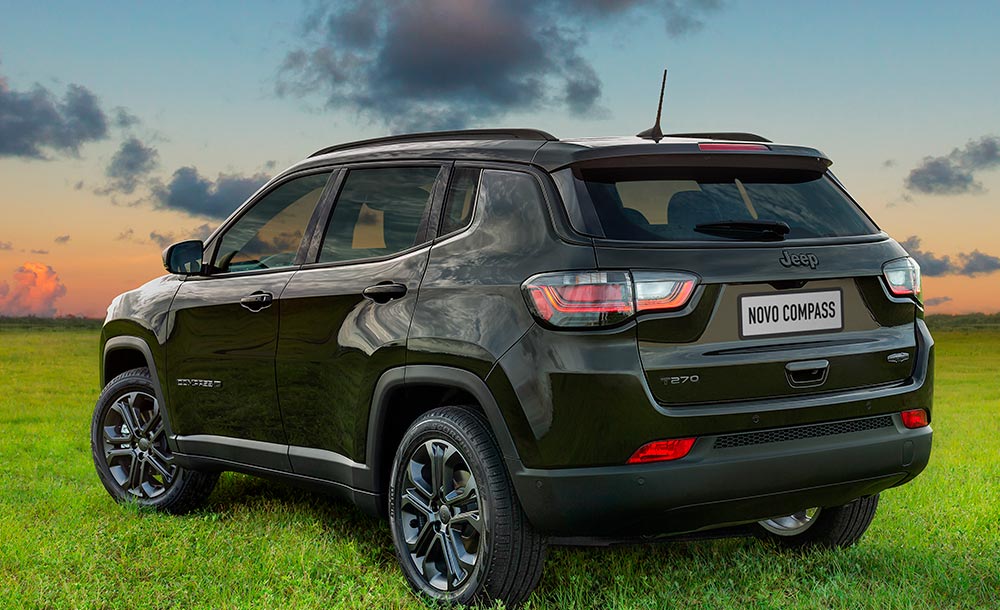 O atributo alt desta imagem está vazio. O nome do arquivo é Jeep-Compass-2022-80-anos-Carro-Esporte-Clube-1.jpg