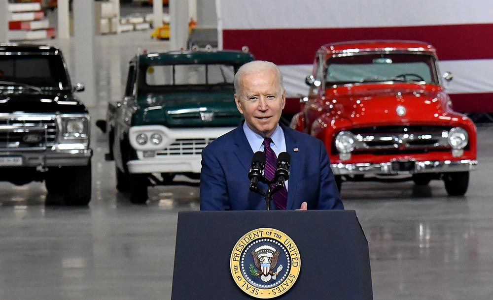 “Meu nome é Joe Biden e sou um cara dos carros”, afirmou o presidente Joe Biden