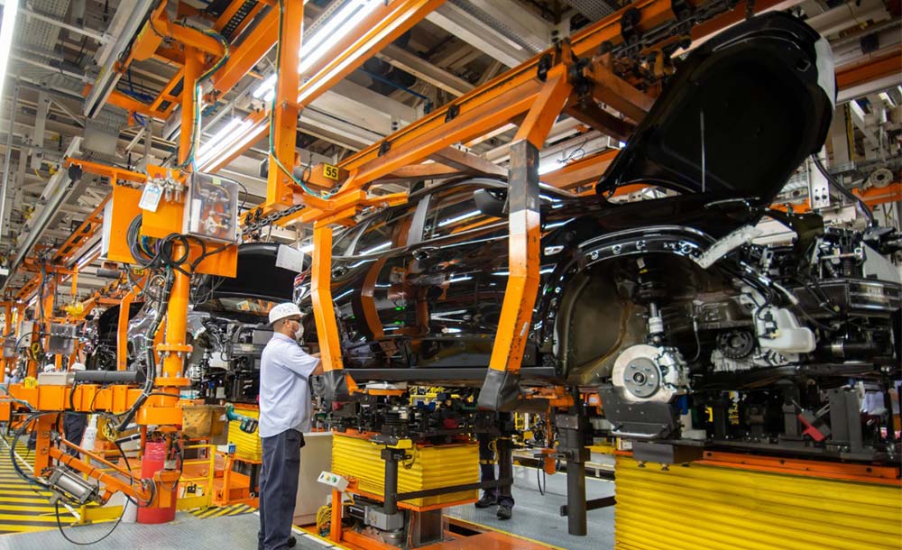 Fábrica da GM em São Caetano do Sul: produção de veículos é afetada por falta de peças