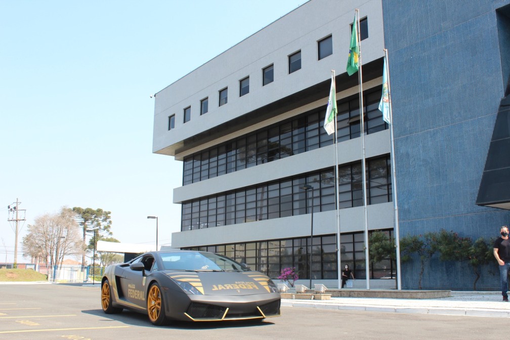Lamborghini Gallardo vira viatura no Paraná (foto: PF/Divulgação)
