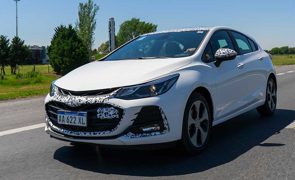 Chevrolet Cruze RS: visual esportivo, mas o motor é o mesmo da versão normal