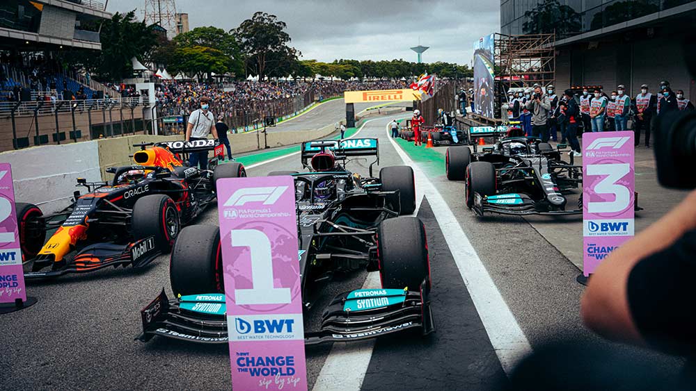 Hamilton, Verstappen e Bottas são os três primeiros para a sprint race (Foto: Sebastian Kawka/Daimler)