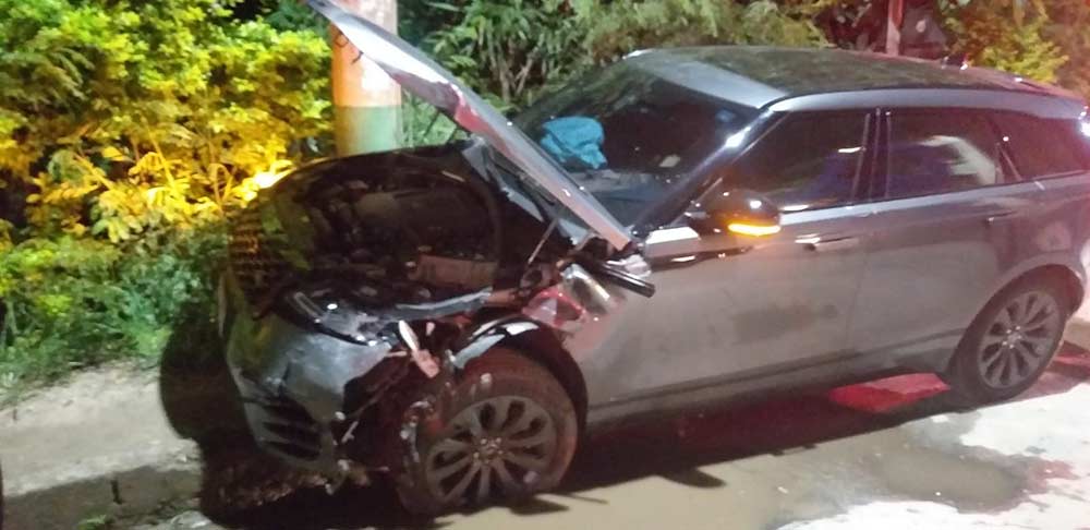 Range Rover Velar bateu após perseguição ao comparsa do casal que tentou aplicar o 'golpe do seguro':  (Foto: PMMG)