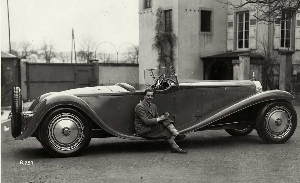 Jean Bugatti projetou o Type 41 Royal Roadster, que tinha  seis metros de comprimento.