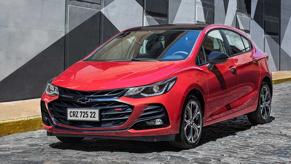 Cruze RS: hatch médio highlander tem pacote com visual esportivo