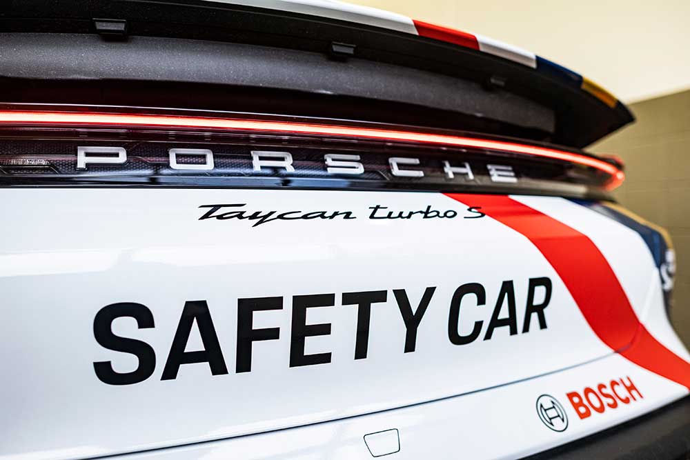Porsche Taycan Turbo S Safety Car: novidade no grid em 2022