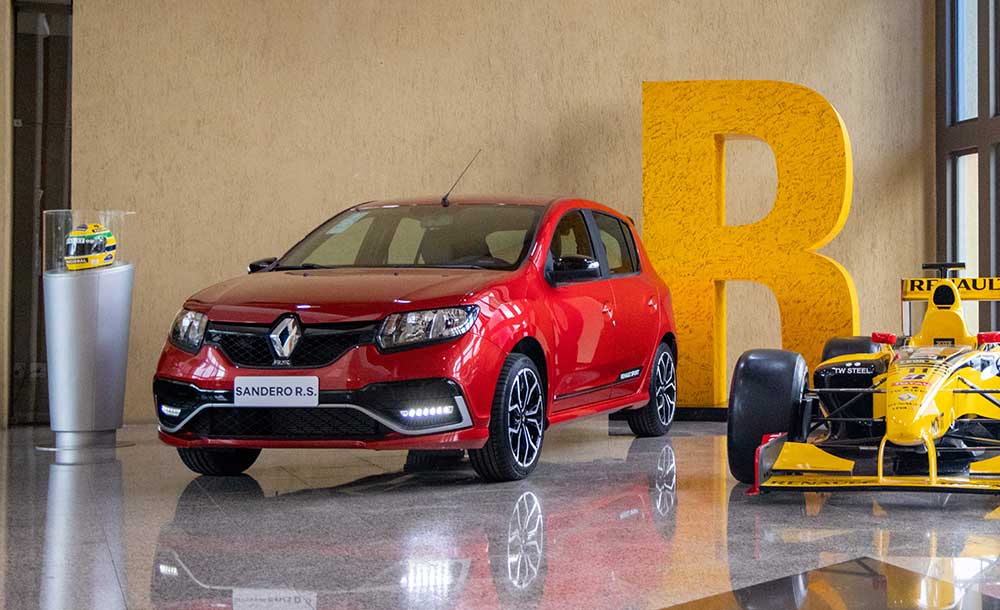 Renault Sandero R.S. Finale vai dividir espaço com carro de F1