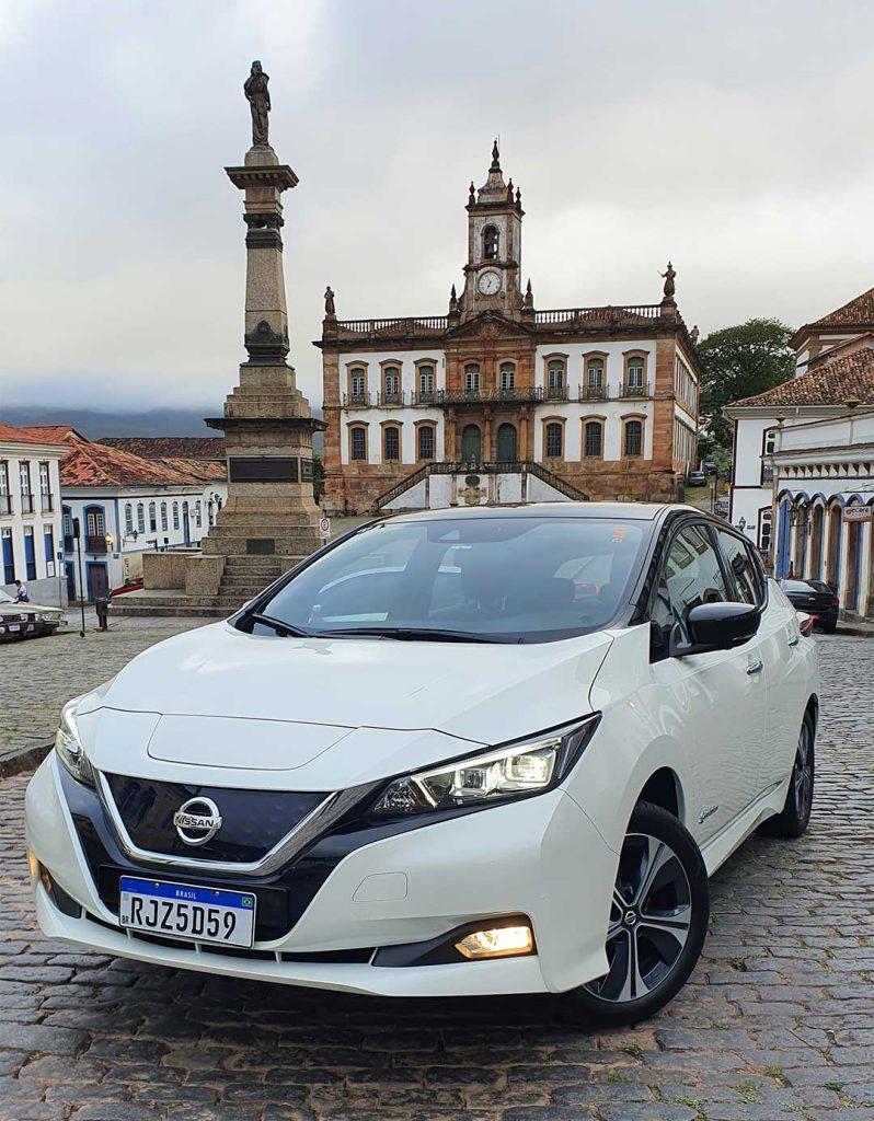 Nissan Leaf 2022: modelo 100% elétrico encara uma viagem curta com grande economia!