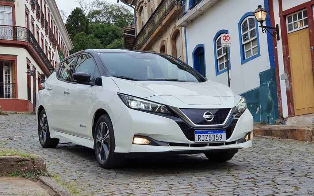 Nissan Leaf 2022: modelo 100% elétrico encara uma viagem curta com grande economia!