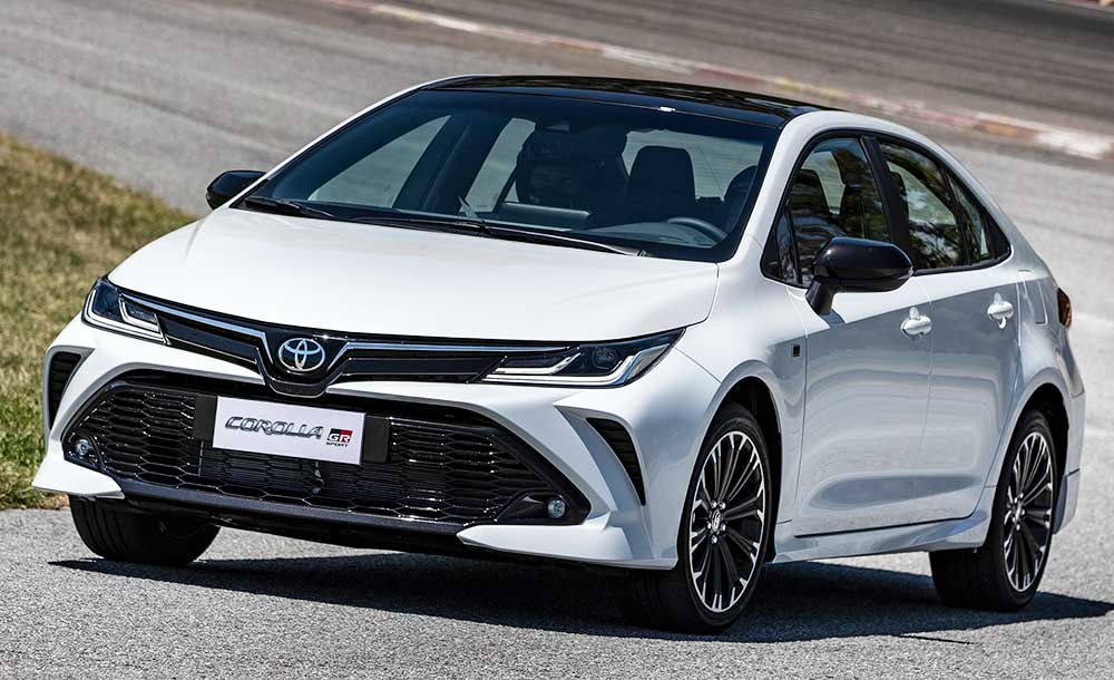 Toyota Corolla GR-S: sedã tem desconto R$ 3.5 mil e caiu de R$178.890 para R$175.350 (-R$3.540)