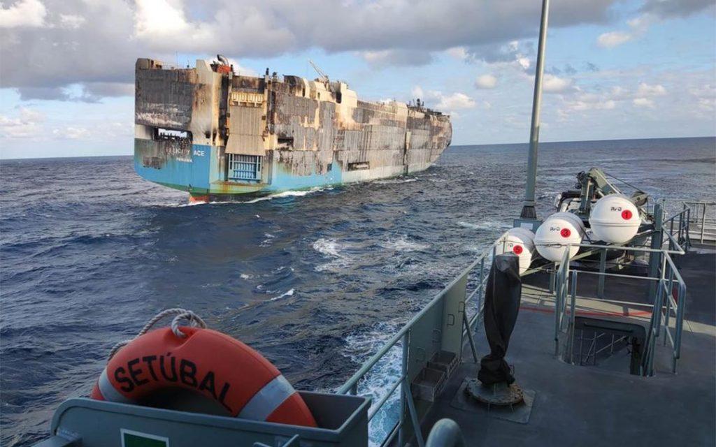 Felicity Ace: cargueiro afundou no Oceano Atlântico com milhares de carros