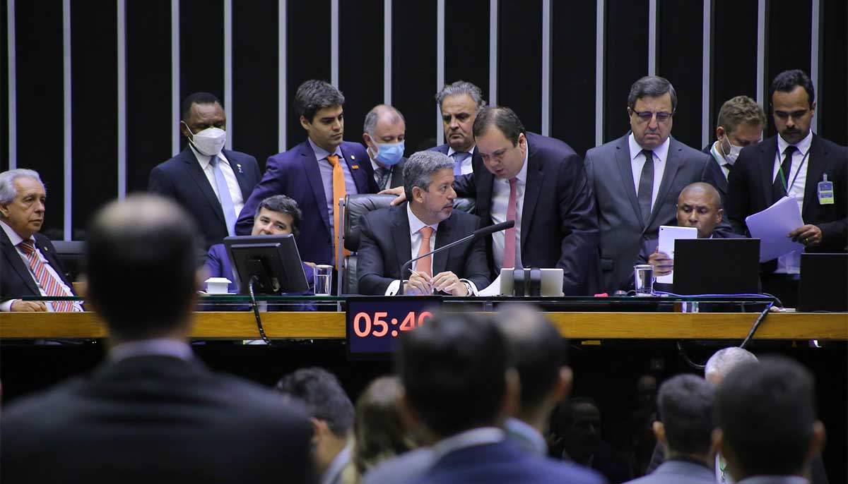 câmara aprova texto base de projeto que limita icms sobre combustíveis