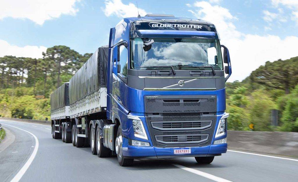Volvo FH: Clube Mercosul oferece benefícios para caminhoneiros 