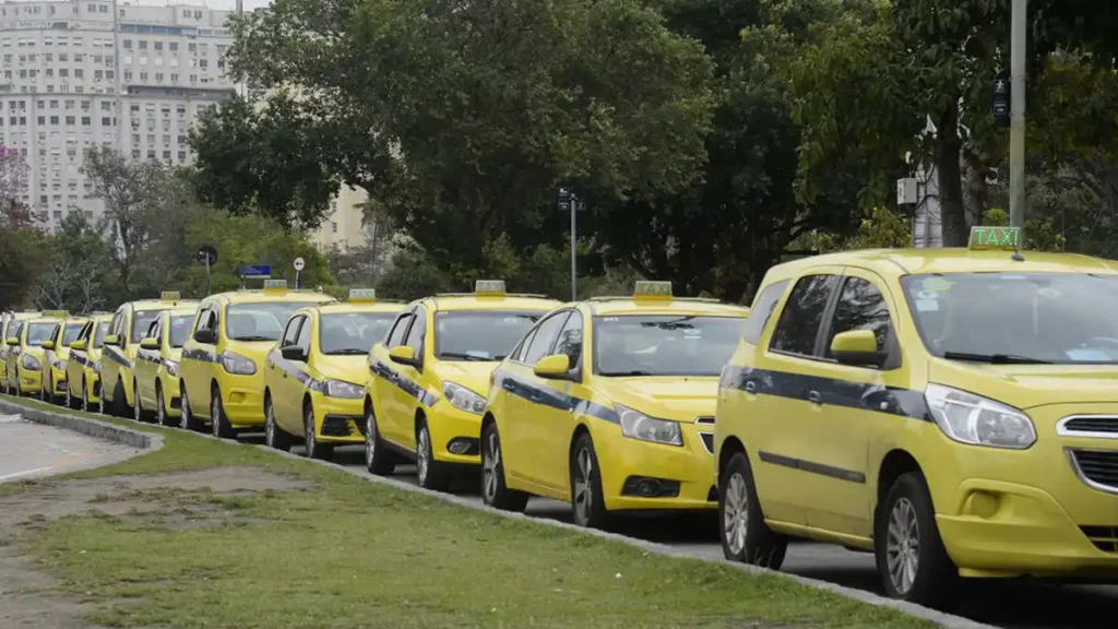 Taxistas vão receber R$ 1 mil mensais até o final do ano. Prefeituras devem enviar dados para o Benefício Emergencial BEm Taxista (Foto: Tomaz Silva/ABr)