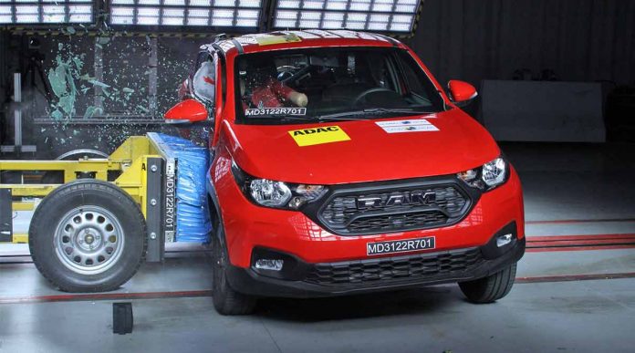 Fiat Strada, também vendida como Ram 700, dá vexame em crash test do Latin NCAP