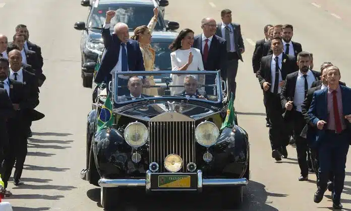 Rolls-Royce Silver Wraith na posse do presidente Lula e do vice Alckmin (Foto: Tomaz Silva/Ag.Brasil)