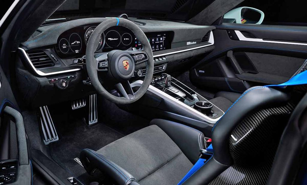 Porsche 911 Dakar tem suspensão 30mm elevada