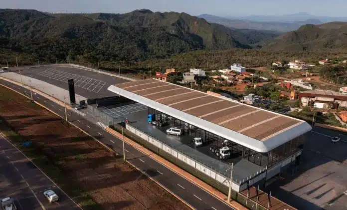 Minasmáquinas BR-040: grupo mineiro investe em nova revenda MB no estado