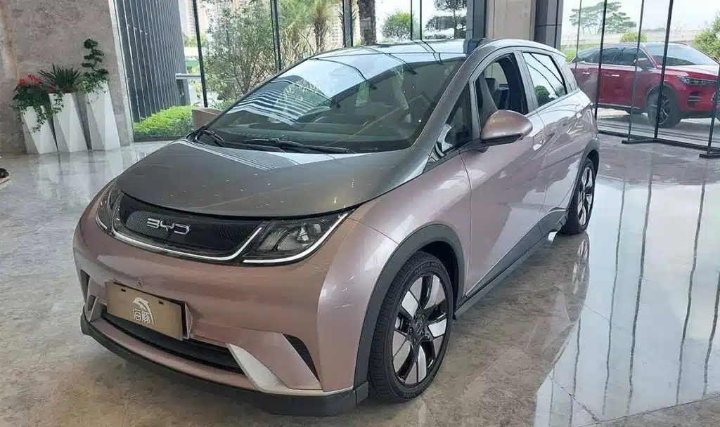 BYD Dolphin EV na sede da empresa em Shenzhen, China (Foto: Daniel Senna/GOVBA)