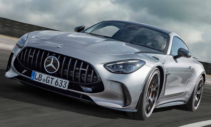 Mercedes revela nova geração do AMG GT Coupe