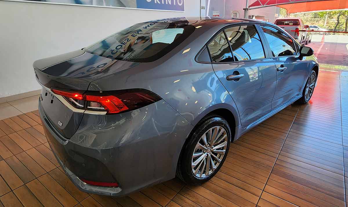 Toyota Corolla 2024 chega com novidade digital saiba tudo