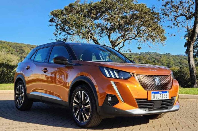 Peugeot e-2008 GT: modelo elétrico fica ainda mais barato (Foto: ThiagoVentura)