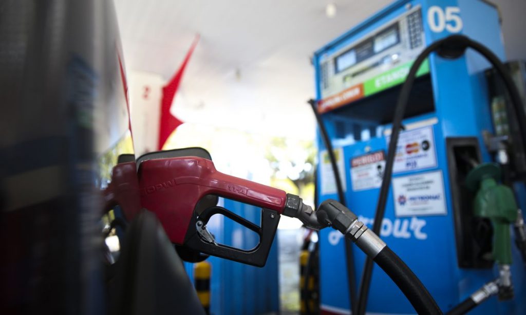 Prepare o bolso: estados aumentam ICMS da gasolina e diesel