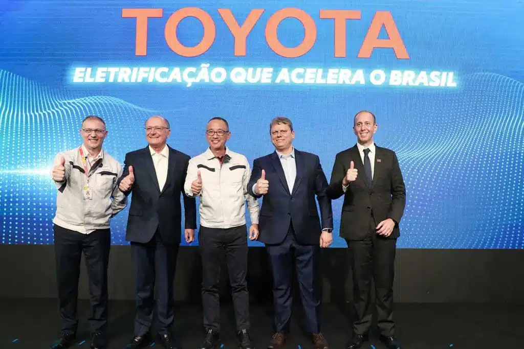 Executivos da Toyota reuniram vice-presidente e governador de SP (Foto: Valdenio Vieira/SEAUD )