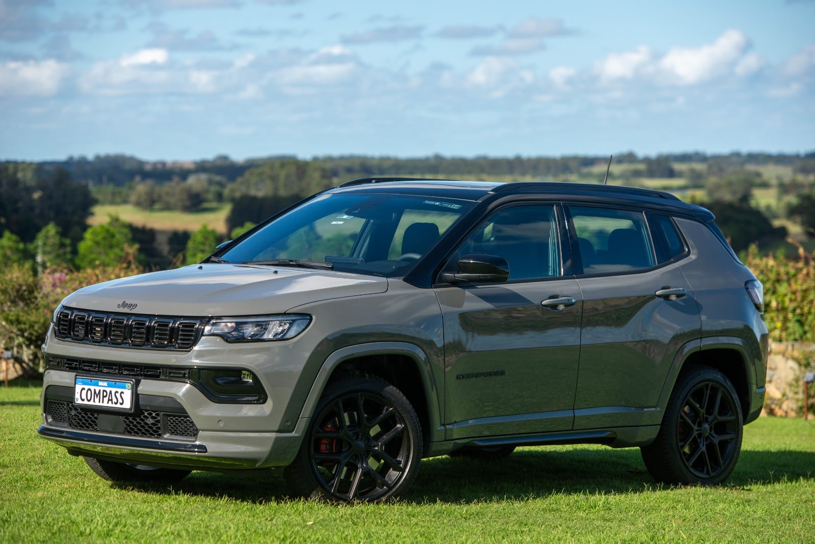 Jeep Compass 2025 saiba tudo sobre o SUV