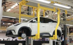 BYD Dolphin Mini na linha de produção de Camaçari (foto: Thuane Maria/GOVBA )