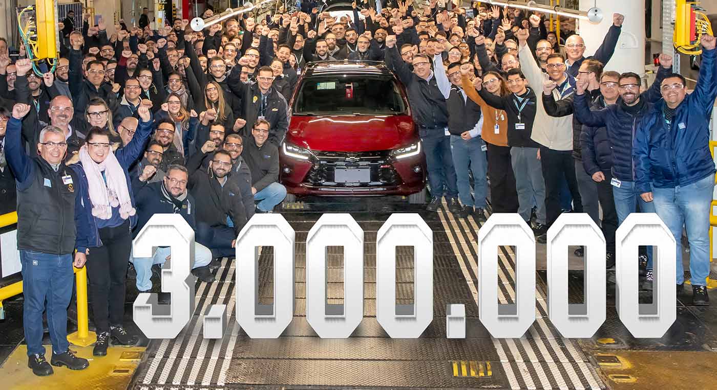 Chevrolet Onix supera Corsa e vira o GM mais produzido no Brasil