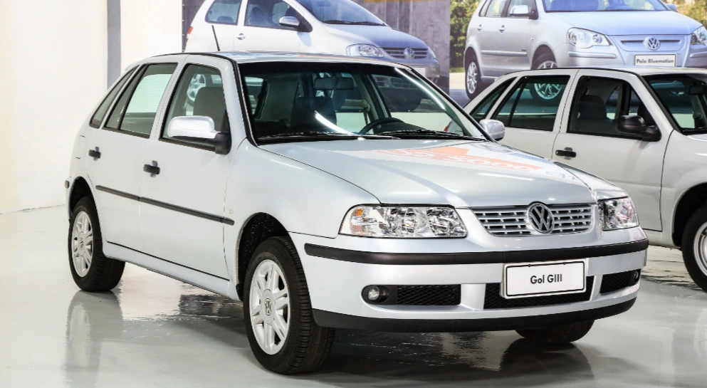 Em 2001, Gol GIII equipado com motor 1.0l 16V representou o marco de 10 milhões de Volkswagen produzidos no Brasil.