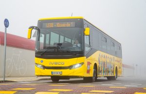 Marca de brinquedos de montar escolhe Iveco Crossway Line para transporte de trabalhadores