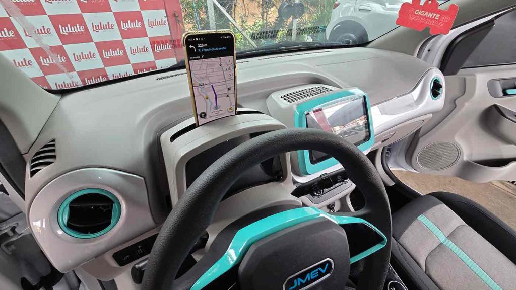 JMEV EV2: hatch elétrico tem interior mais simplificado (foto: Thiago Ventura/CEC)